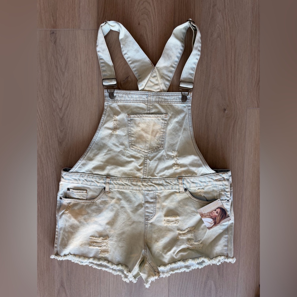 NWOT - Kittenish Distressed Light Wash Denim Short Overalls - Size XL